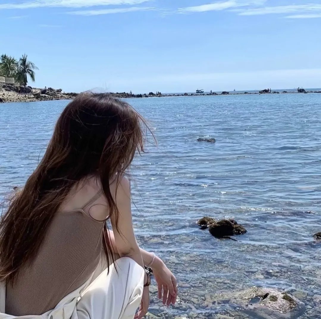 漆黑塔林海报
