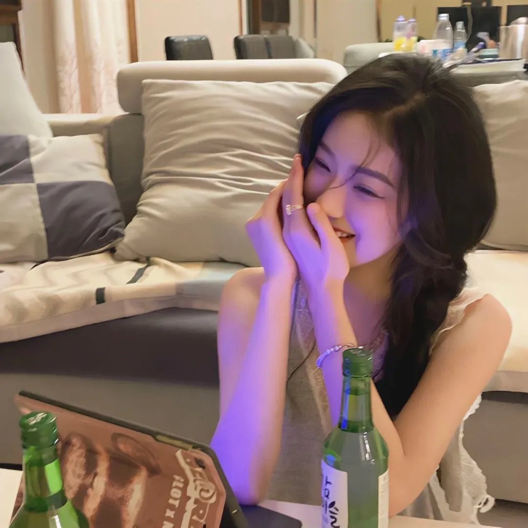 诈骗女神海报